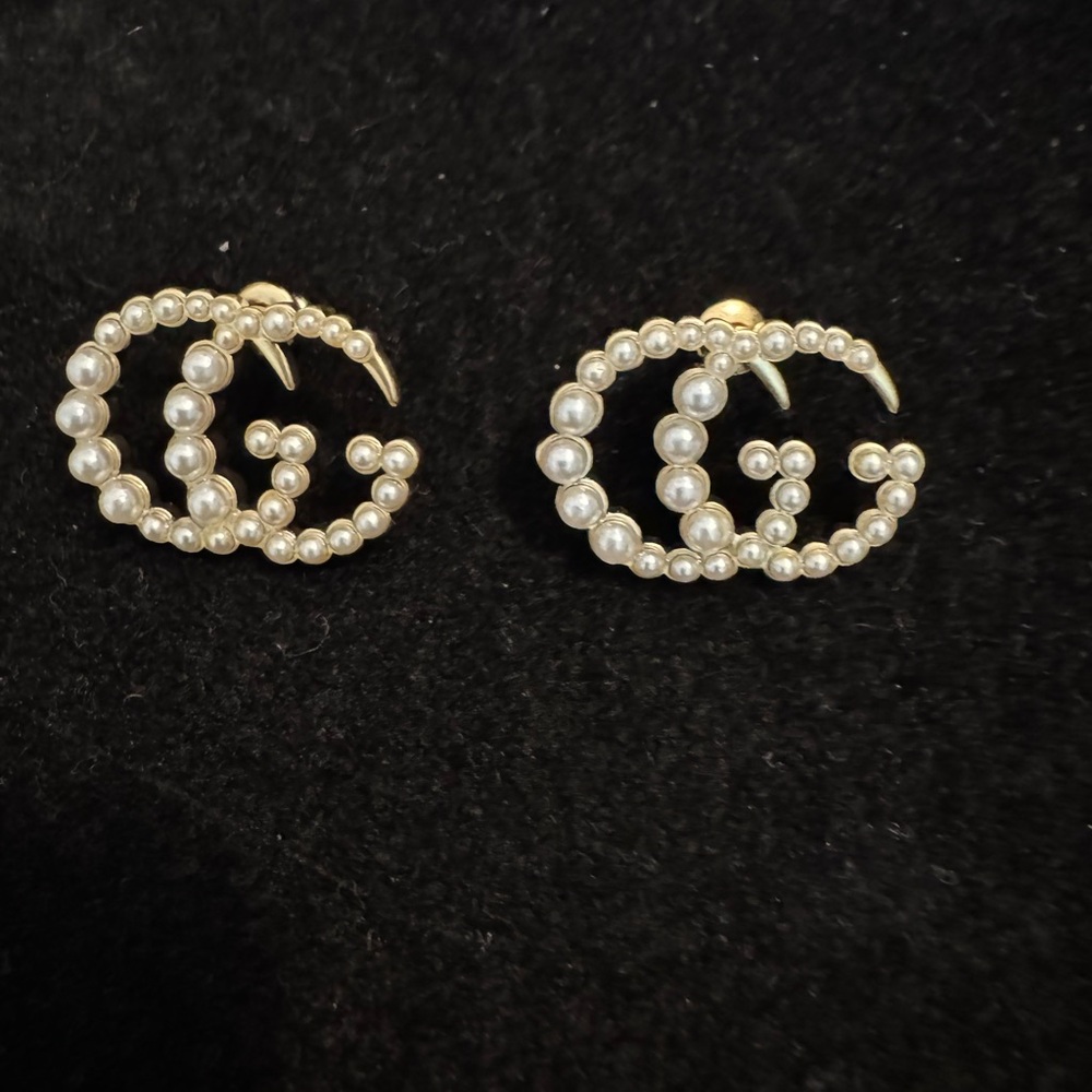 Gucci Marmont GG Elegant Gold Pearl Earrings - Picture 2 of 5